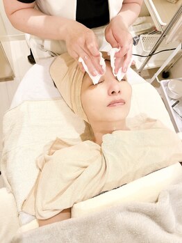 ポーラ ザ ビューティ 多治見けやき通り店(POLA THE BEAUTY)/拭き取りします