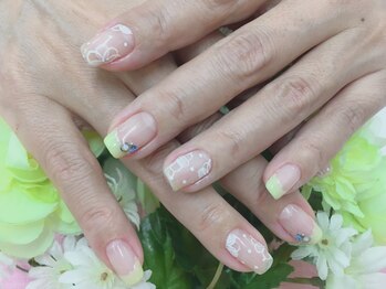 プルミエ ネイル(Premier Nail)/黄色フレンチ☆お花アート