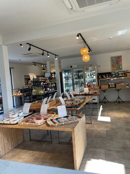 クラッシー(Classy)/1階ではお惣菜&ワインショップ