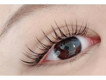ピピランチェ(PIPIRANCHE)の写真/自まつ毛の負担を抑えて最大限のボリュームを!最新LEDエクステつけ放題で叶える、華やかで隙のない目元へ♪