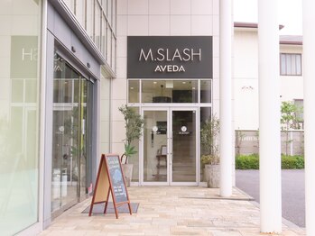 エムスラッシュアヴェダ 自由が丘(M.SLASH AVEDA)/入口はこちらです♪