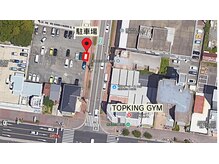 トップキングプラチナムジム(TOPKING PLATINUM GYM)の雰囲気（無料駐車場あり!!  明石市大明石町2-8-14　駐車枠は26番の後ろ側）