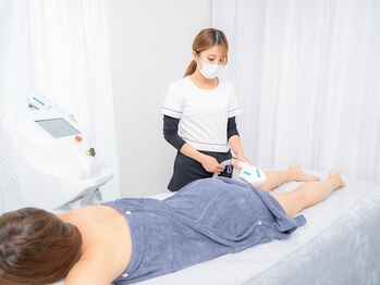 アンベリール(Embellir)の写真/イオン導入で美肌になりながら理想の素肌へ♪VIOワックス＋美肌ヒカリ脱毛（顔・VIO込）25,800円→15,800円