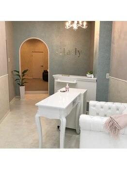 グラッディ(Glady)/-Glady-