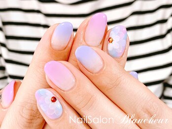 ネイルサロン ブランシュール(Nail Salon Blancheur)/【カラグラ&重ね花】