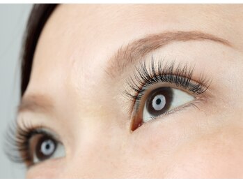 ミニョンアイラッシュデザインサロン くずは店/本当に似合う眉のアーチを発見