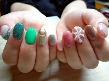 アミュリー ネイル アトリエ(Amury nail atelier)/アシメ ビタミン フラッシュラメ