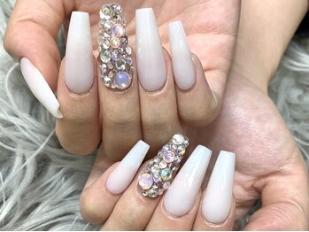 リズム(Nail salon Rism)の写真/最旬カラー・パーツ続々入荷中!ライフスタイルに合わせて爪の長さ,形をご提案♪スラッと伸びた美しい指先に