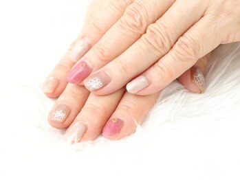 マルマル(marumaru)の写真/【普通のネイルに飽きた方◎】派手なネイルがNGでもうるつや水光ネイルでワンランク上のオフィスネイルを♪