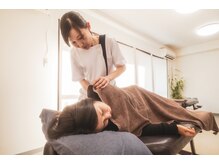 ボディマネジメント整体院 吉祥寺/施術風景/肩のもみほぐし/整体