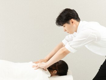 シルーン 茅ヶ崎(CILUNE)の写真/気づいてもらえない奥の凝り、首の付根、肩と首の境目。実績5万人超の国家資格者が根本からケア