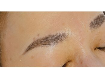 シェリーエトワール(Shelly Etoile)/ハリウッドブロウリフト