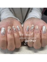 ジェルメ(germer)/シルバーとヌーディーカラーで