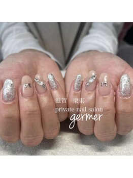 ジェルメ(germer)/シルバーとヌーディーカラーで
