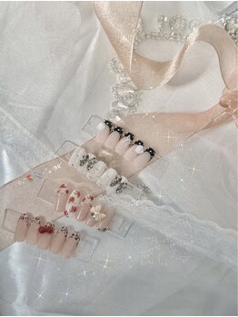 ベルレ(Bellere)の写真/【韓国/ワンホンネイル】大人気の定額 トレンドジュエルコースに秋冬仕様の手書きデザインが登場♪♪