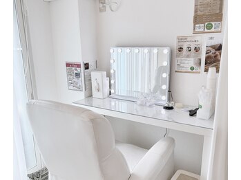 エクシアホワイトニング 代々木店/店内は個室、半個室も有り