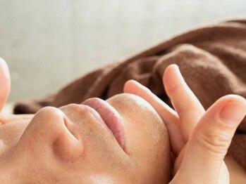 キナリ(kinari)の写真/《メンズの新常識◎》しぶとく太い毛にもアプローチ可能な脱毛施術。お肌に優しいワックスでツルスベ肌GET