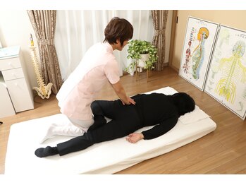 アンバー(Amber)/骨盤調整(矯正)