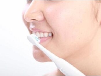 ホワイトニングバー 名古屋栄店/7.仕上げの歯磨き