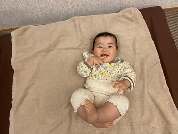 子育てママの整体サロン/施術中のお子様の様子