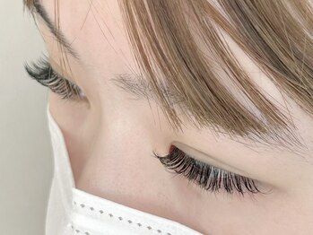 シェノン(Chainon)の写真/キープ力は評価◎歴10年超スタッフが担当♪施術後すぐに洗顔やお風呂OK！オイルクレンジングも使用可能◎