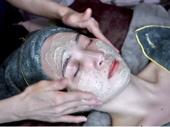 ルーチェ(LUCE)の写真/もう悩まない!しわ、シミ、ニキビ肌も本気で変える。至高のハーブピーリング”グリーンピール”で徹底改善