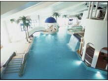 ガトキン札幌フィットネスジムの雰囲気(大きなプールで楽しいひとときを♪)