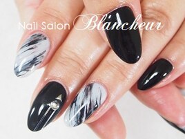 【大人モードのマーブルネイル】