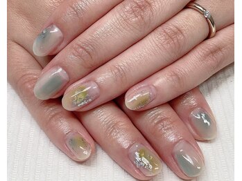 アイラッシュアンドネイル ブルーミン(Bloomin)/ピスタチオ、塗りかけネイル