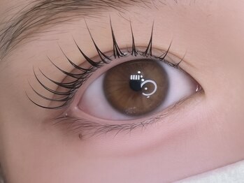 ローズラッシュ(Rose Lash)の写真/「ナチュラルなのに綺麗」そんな目元へ導く★パリジェンヌ￥6600～/マツエク￥5500～繊細な技術で持続力◎