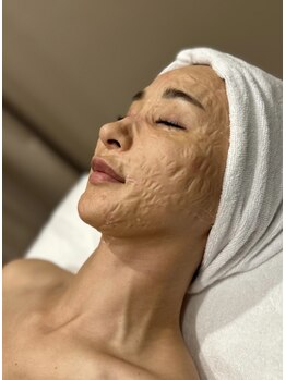 ユンプラス(yun+)の写真/【韓国肌管理】肌育特化《ラミネーションピール》やシワ・たるみ改善《ゾンビマスク》でエイジングケア◎