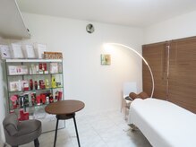 ボーンズ(BONES)/白を基調としたサロンです♪