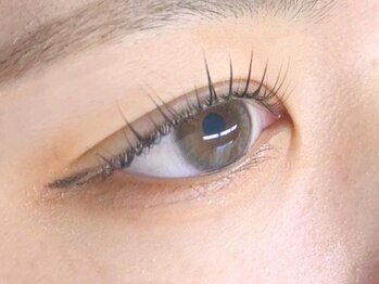 30分まつ毛パーマ/まつげパーマ専門店NaturalViVi小禄店【ナチュラルビビ】/瞼に光がかからず目が大きく