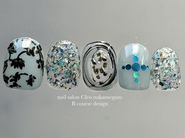 個性派フラワーネイル