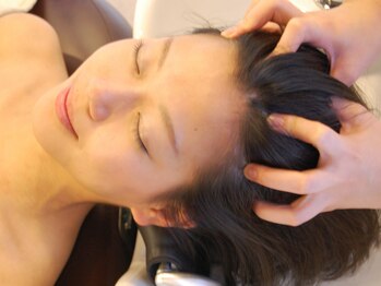 ヌーボ(NUeVo)/NUeVo有水ヘッドスパ60分