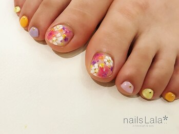 ネイルズ ララ(nails Lala)/華やかフラワーネイル