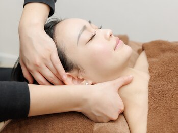 トワ 大宮(TOWA)/～デコルテから首、肩まで～