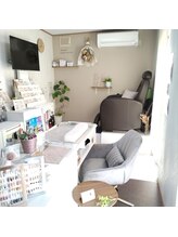 マニキュート(Mani Cute)/入りやすく明るい店内。