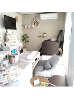 マニキュート(Mani Cute)/入りやすく明るい店内。