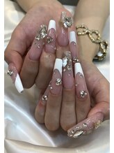 エスフィーネイルサロン ブリーユ(Esfy nailsalon Brille)/キラキラフレンチネイル