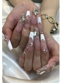 キラキラフレンチネイル