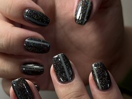 ギラギラブラック × 細ライン
