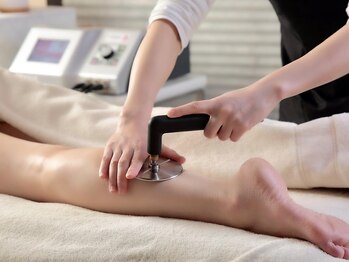 アミュレット(amulette)/インディバボディ脚の深部加温