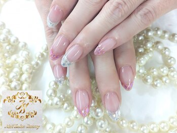 ジュネシー(Junesy)の写真/日常に馴染むシンプルで上品＆華やかなデザイン♪派手なネイルが出来ない方やオフィスネイルにもおススメ◎