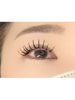 ナチュラル上品な目元にしたい