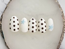 ドット柄ネイル