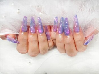 ネイルサロン チェリッシュ(nail salon Cherish)の写真/長さ出し1本300円で折れている爪も補強できる！10本も+¥3000とおトク♪今月限定のシーズンネイルも大人気◇