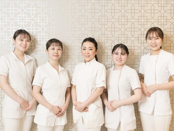 ビジョーラ(BEJORA)/スタッフ集合写真♪