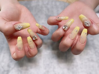 ジョリー(Jolie)/〈スカルプ〉持ち込み¥10500