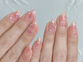 キラキラ可愛いチークネイル